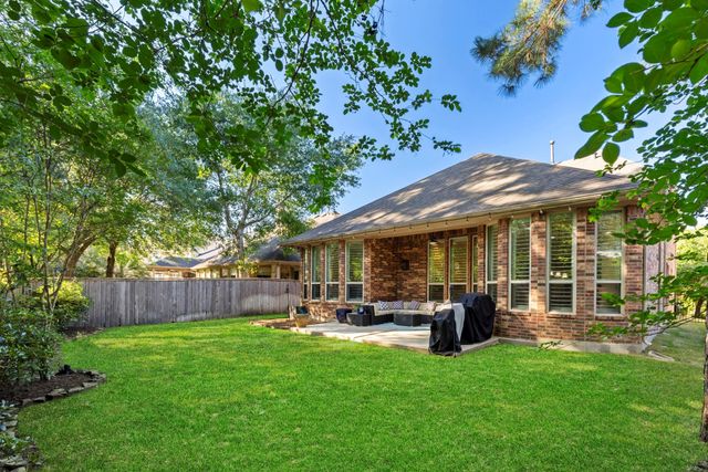 103 S Vershire Circle, Magnolia, TX 77354