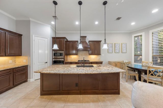 103 S Vershire Circle, Magnolia, TX 77354