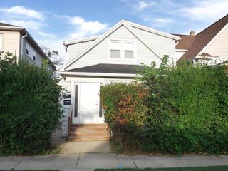 1001 S 72nd STREET, West Allis, WI 53214
