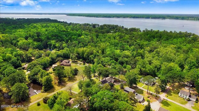 105 Harbor Drive, Washington, NC 27889