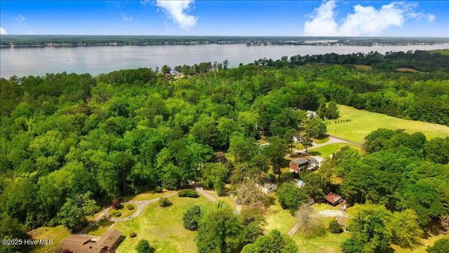 105 Harbor Drive, Washington, NC 27889