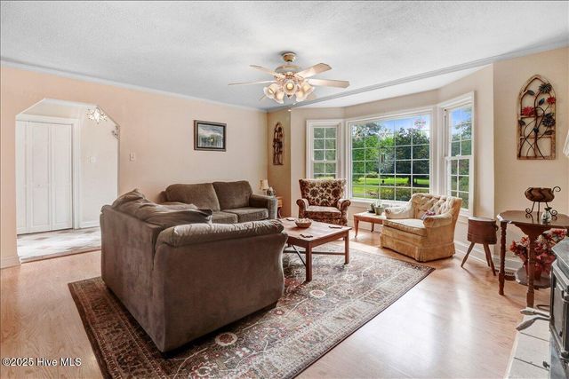 105 Harbor Drive, Washington, NC 27889