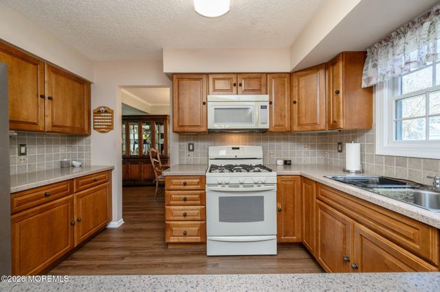 109 Concord Circle, Howell, NJ 07731