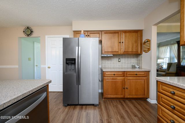 109 Concord Circle, Howell, NJ 07731