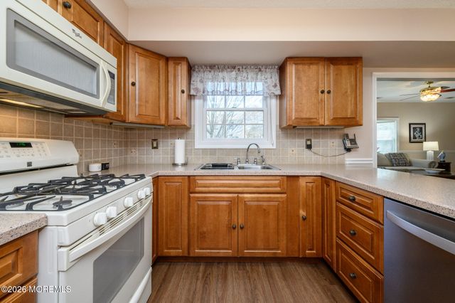 109 Concord Circle, Howell, NJ 07731