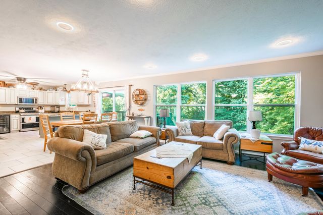 191 Harper Creek Drive, Battle Creek, MI 49014