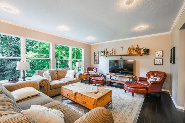 191 Harper Creek Drive, Battle Creek, MI 49014