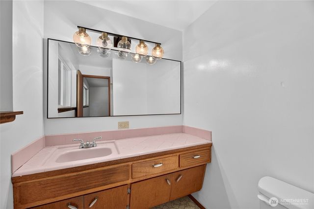 20003 3rd Place SW, Normandy Park, WA 98166