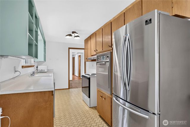 20003 3rd Place SW, Normandy Park, WA 98166