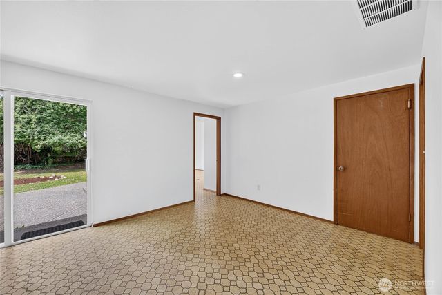 20003 3rd Place SW, Normandy Park, WA 98166
