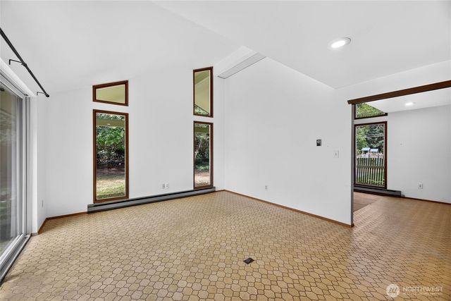 20003 3rd Place SW, Normandy Park, WA 98166