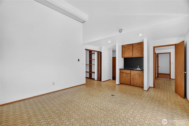 20003 3rd Place SW, Normandy Park, WA 98166
