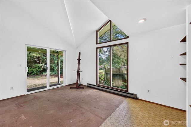 20003 3rd Place SW, Normandy Park, WA 98166