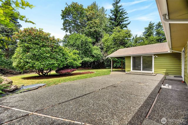 20003 3rd Place SW, Normandy Park, WA 98166