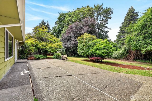 20003 3rd Place SW, Normandy Park, WA 98166