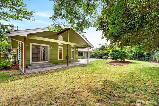 20003 3rd Place SW, Normandy Park, WA 98166