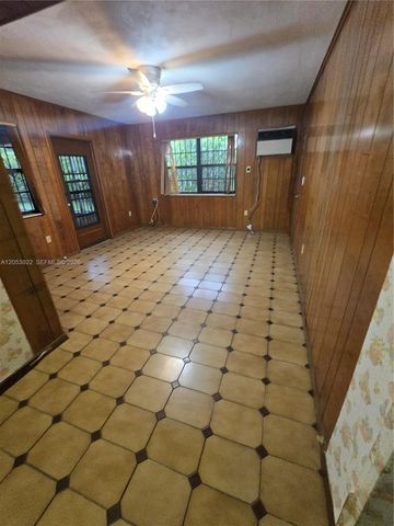 8920 SW 20th St, Miami, FL 33165