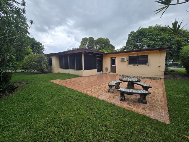 8920 SW 20th St, Miami, FL 33165