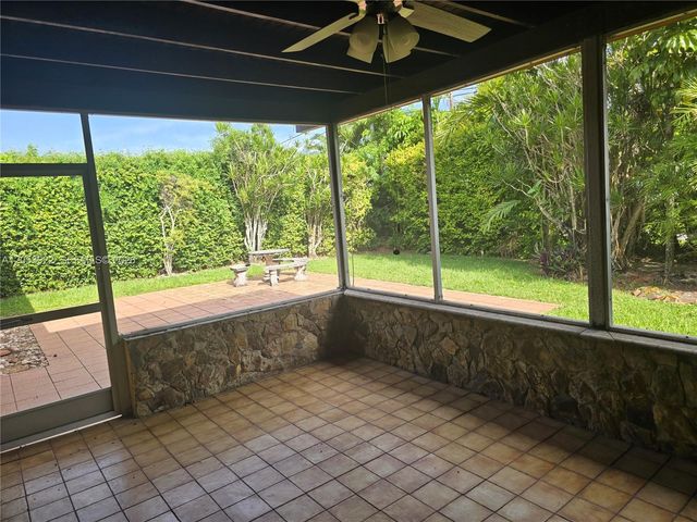 8920 SW 20th St, Miami, FL 33165