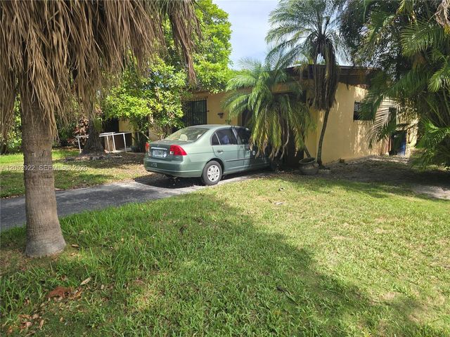 8920 SW 20th St, Miami, FL 33165