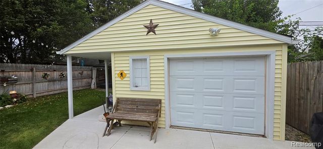 2289 Hamata Street, Ferndale, MI 48220