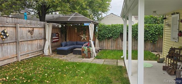 2289 Hamata Street, Ferndale, MI 48220