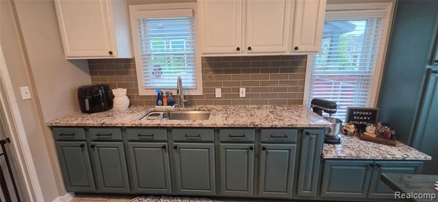 2289 Hamata Street, Ferndale, MI 48220