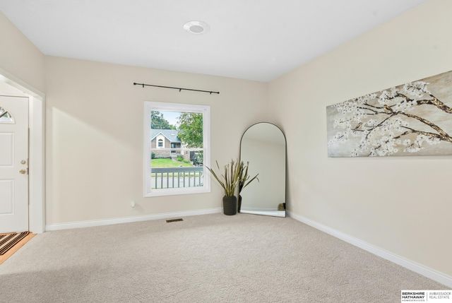 16216 Parker Street, Omaha, NE 68118
