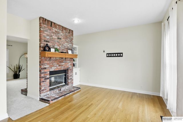 16216 Parker Street, Omaha, NE 68118