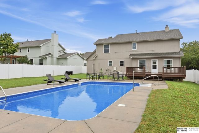 16216 Parker Street, Omaha, NE 68118