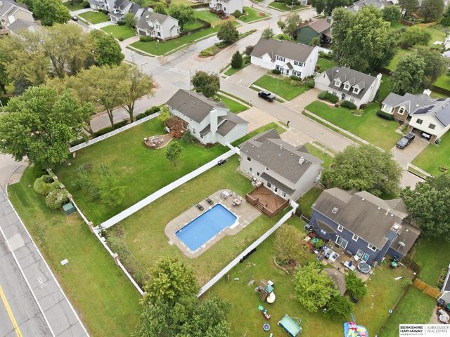 16216 Parker Street, Omaha, NE 68118