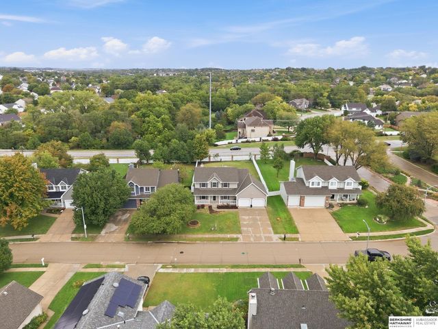 16216 Parker Street, Omaha, NE 68118