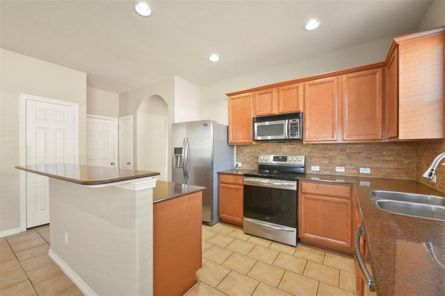 1903 Highland Point Court, Pearland, TX 77581