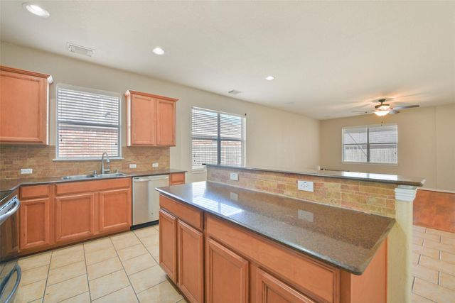 1903 Highland Point Court, Pearland, TX 77581