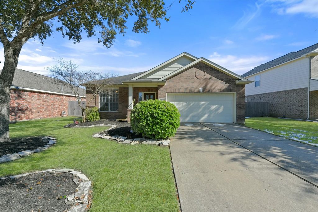 1903 Highland Point Court, Pearland, TX 77581