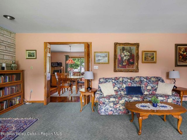 12 Ebel Court, Saugerties, NY 12477