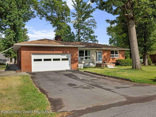 12 Ebel Court, Saugerties, NY 12477