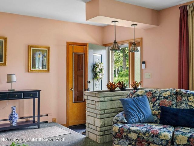 12 Ebel Court, Saugerties, NY 12477