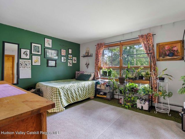 12 Ebel Court, Saugerties, NY 12477