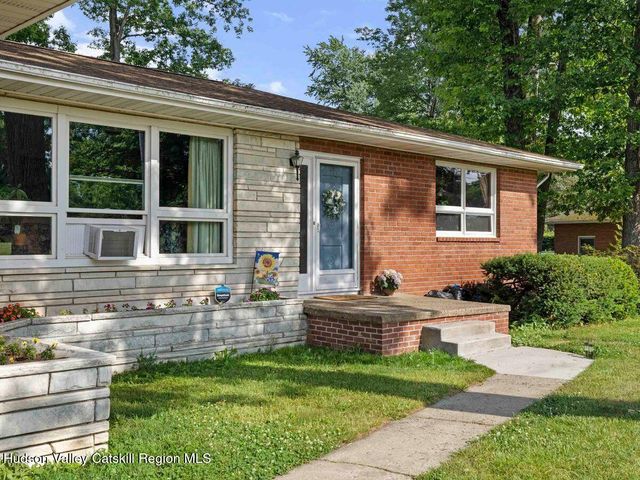 12 Ebel Court, Saugerties, NY 12477