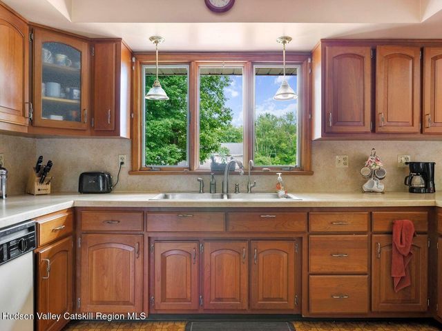 12 Ebel Court, Saugerties, NY 12477