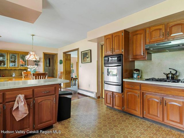 12 Ebel Court, Saugerties, NY 12477
