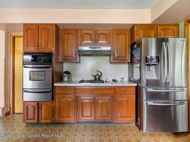 12 Ebel Court, Saugerties, NY 12477