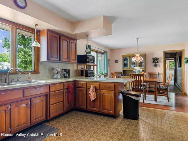 12 Ebel Court, Saugerties, NY 12477