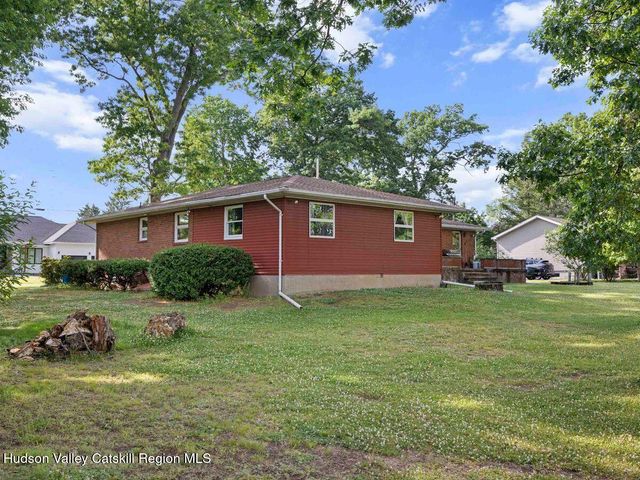 12 Ebel Court, Saugerties, NY 12477