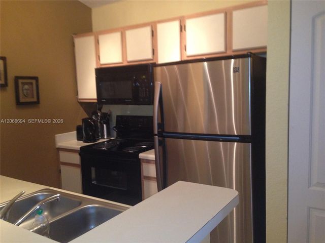 2880 N Oakland Forest Drive 313, Oakland Park, FL 33309