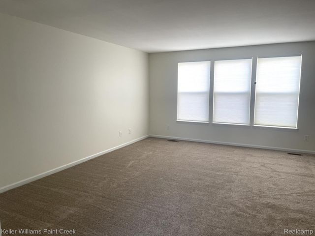 1554 Meadow Ridge Drive, Pontiac, MI 48340