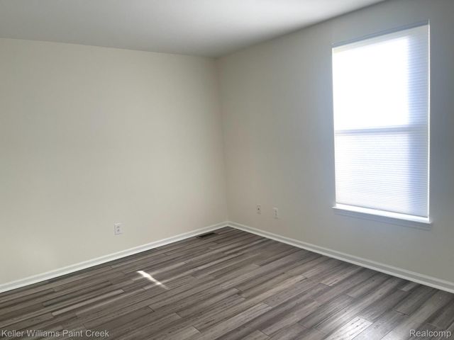 1554 Meadow Ridge Drive, Pontiac, MI 48340