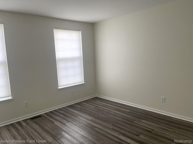 1554 Meadow Ridge Drive, Pontiac, MI 48340
