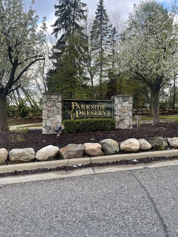 1554 Meadow Ridge Drive, Pontiac, MI 48340